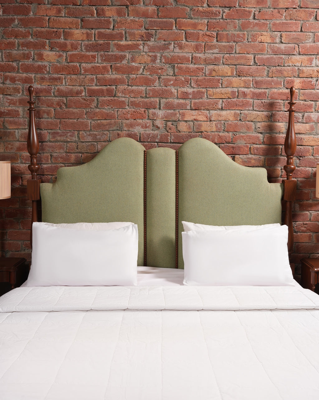 Isabelle Poster Bed