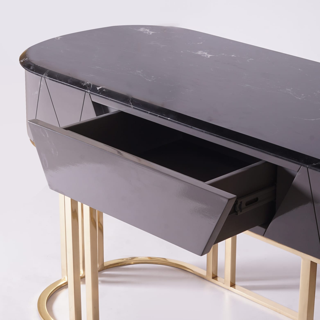 Aurus Console