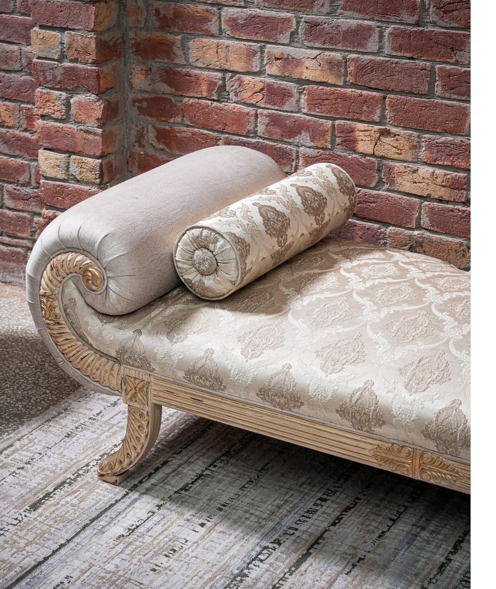 Casarredo Chaise close up view