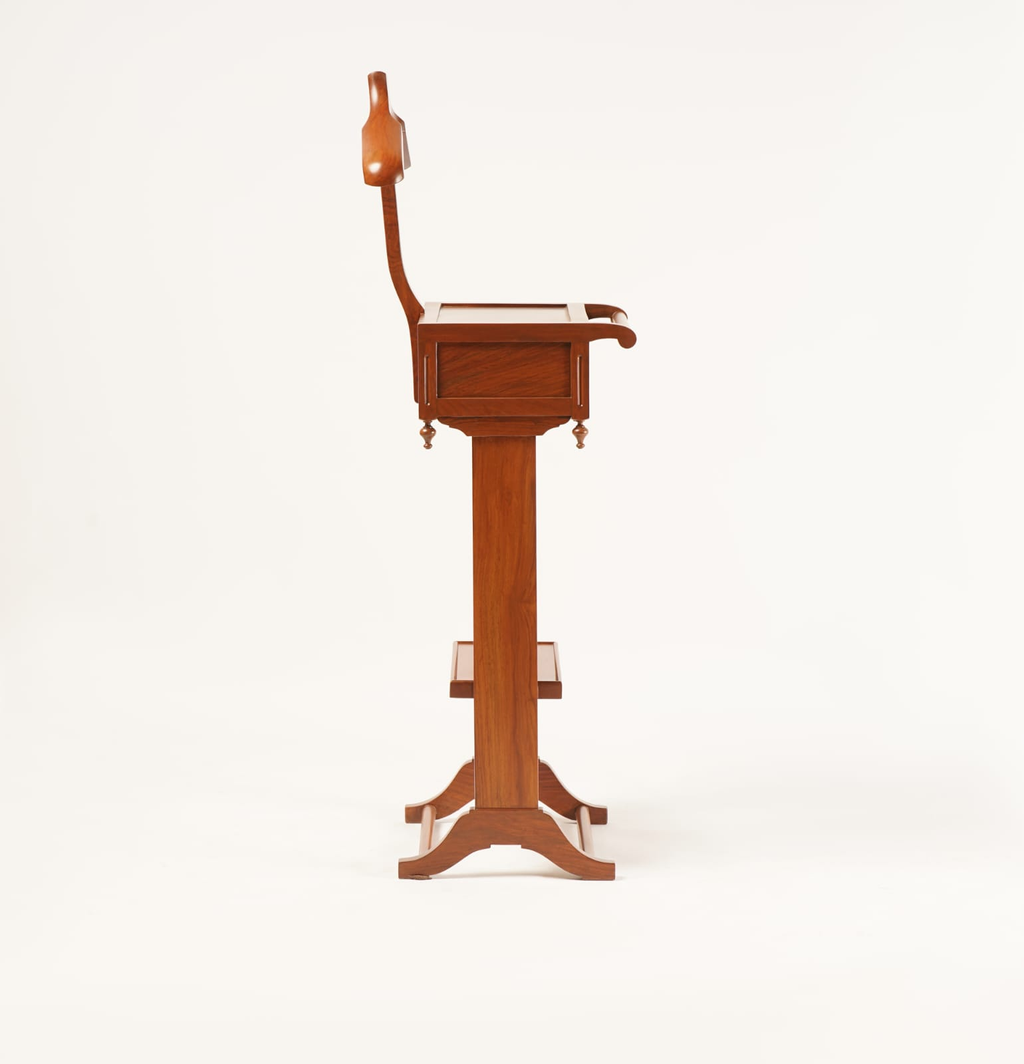 Churchill Valet side view