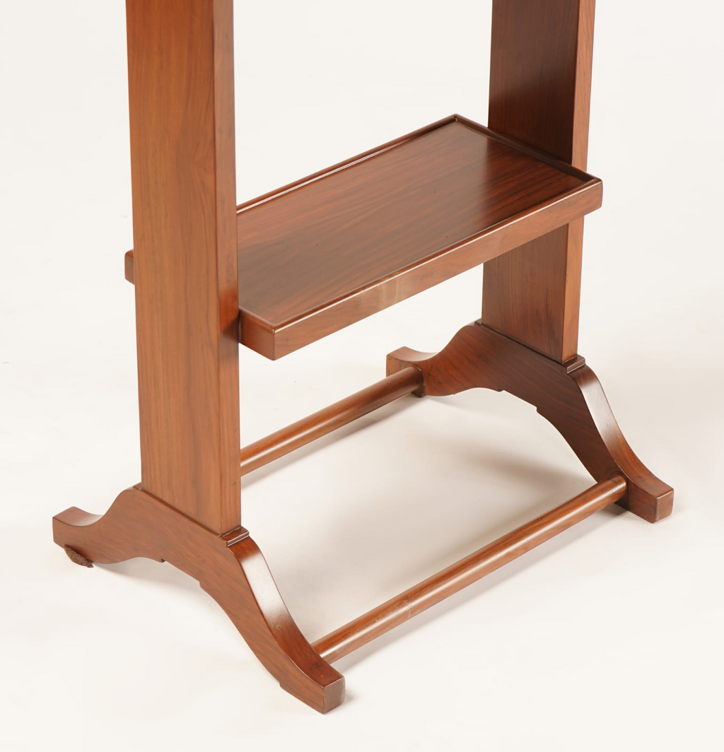Churchill Valet lower shelf and base detail