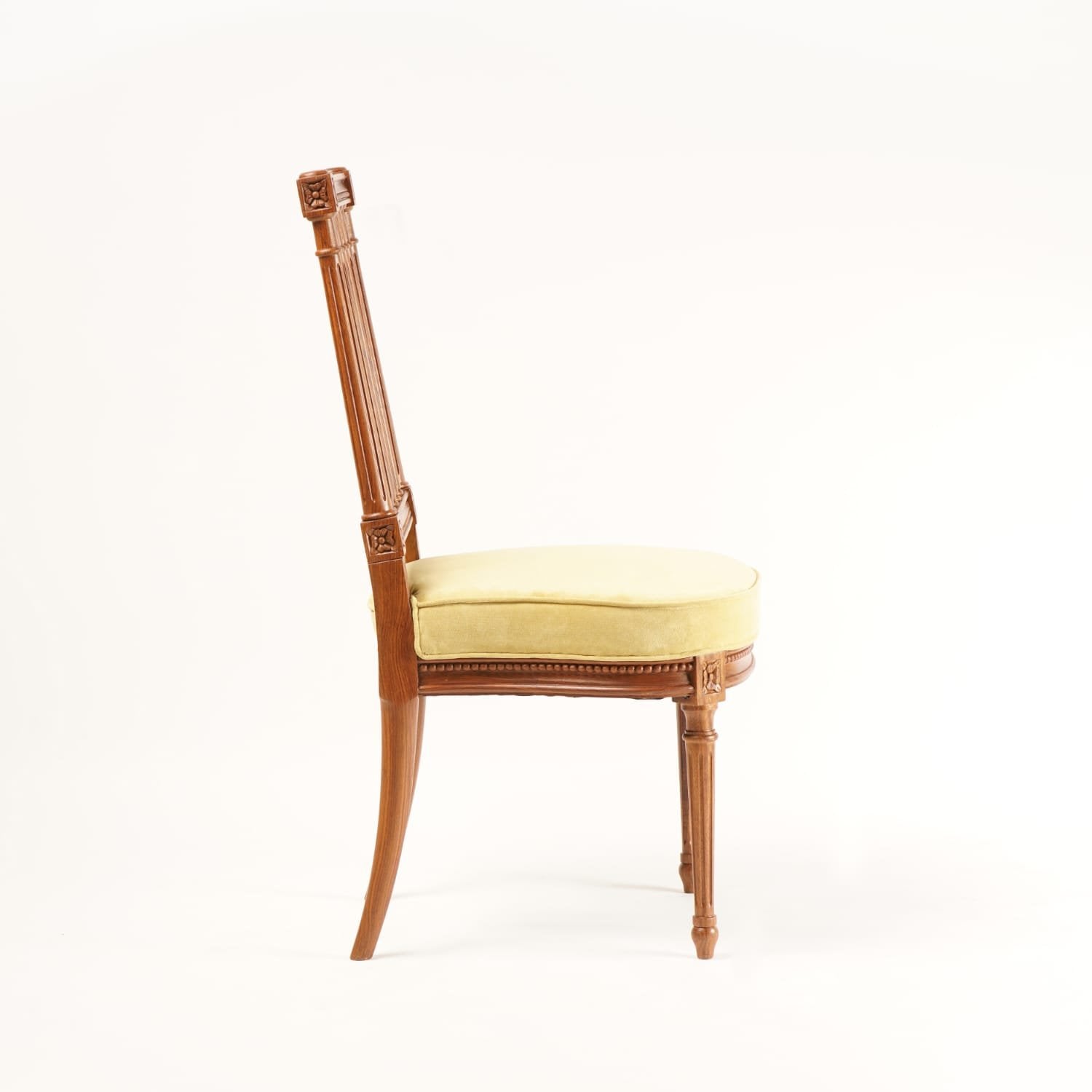 Parma Chair - side profile view