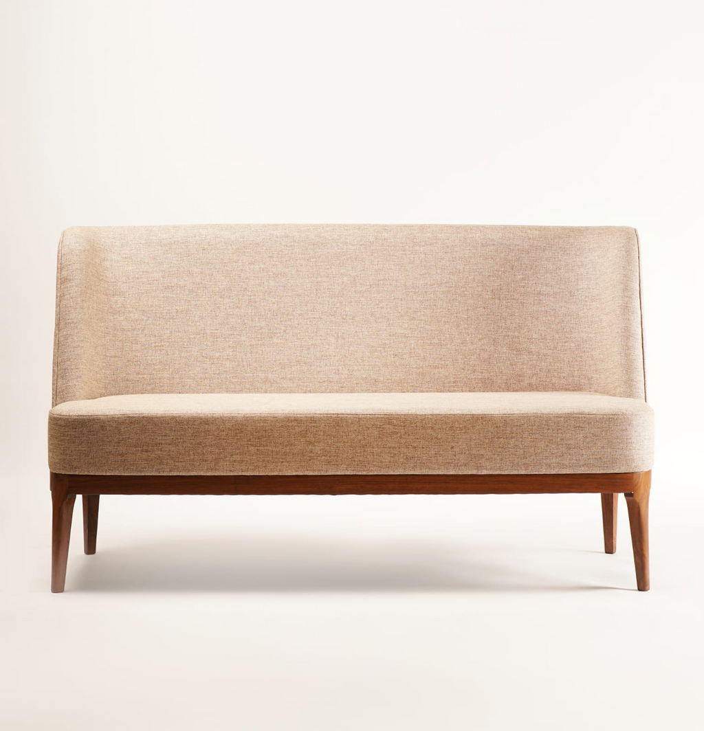 Robin Settee front view